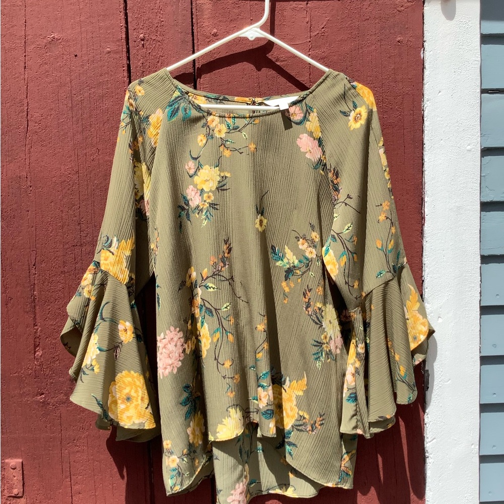LC Lauren Conrad Green Bell Sleeve Blouse